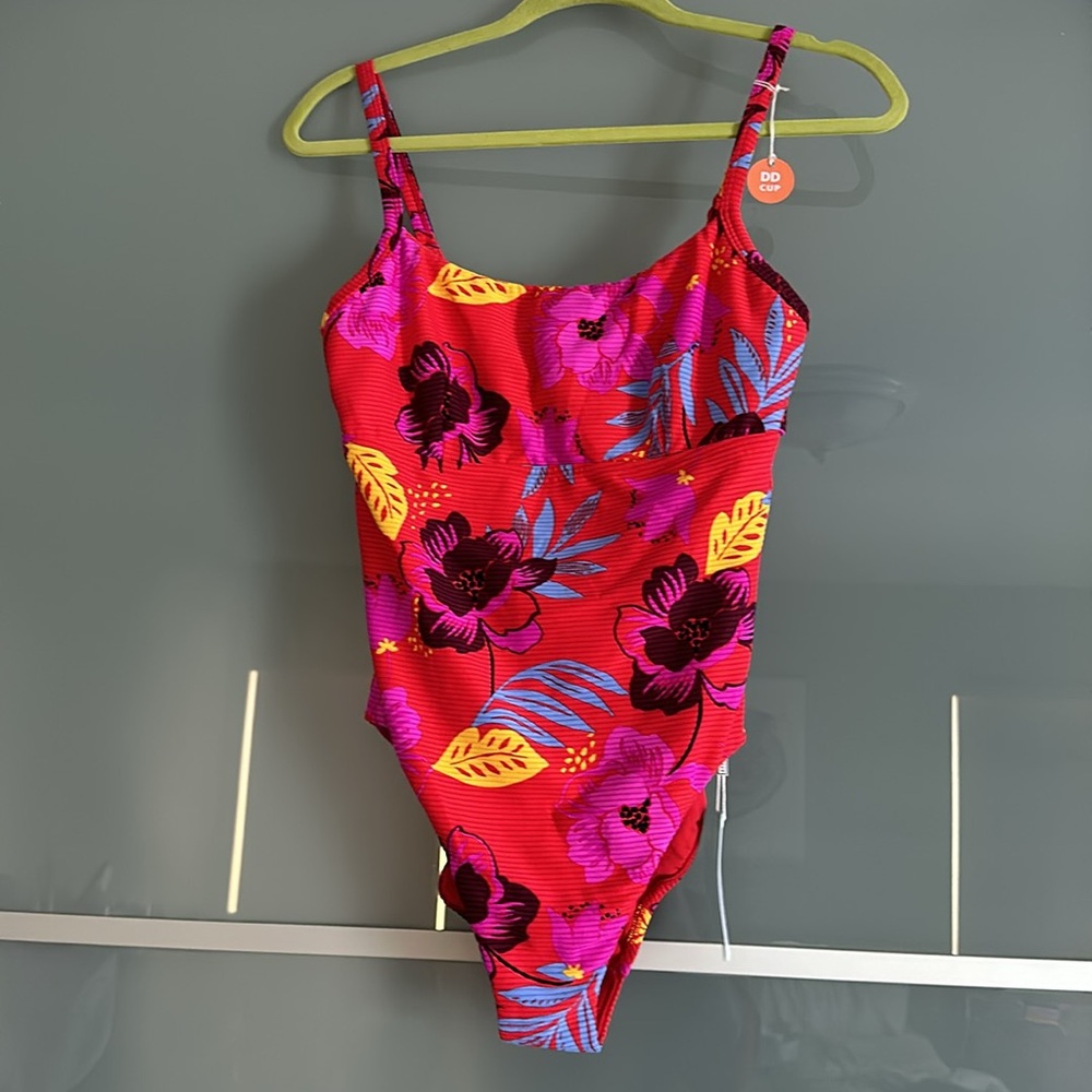 Seafolly “On Vacation” One piece NWT Swimsuit      Sz 6 US